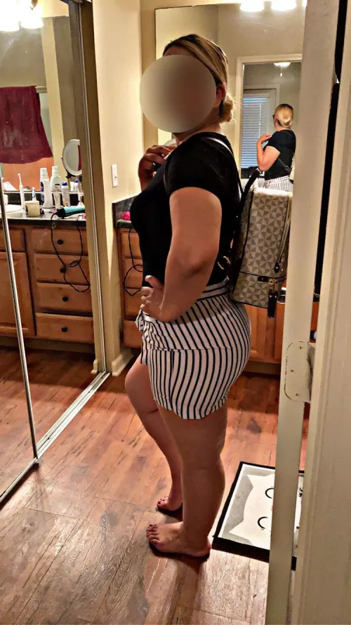 Married but hubby likes to share 🍑