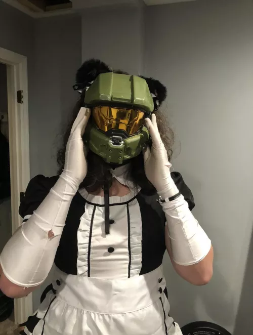 “Master Chief, you mind telling me what you’re doing in a maid dress?”