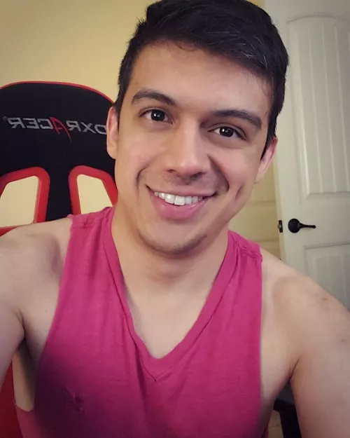 Me trying not to tilt after Demoting on League lol