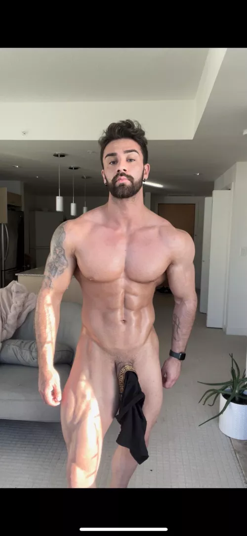 Meet me in the hotel room 🤌🏼✅