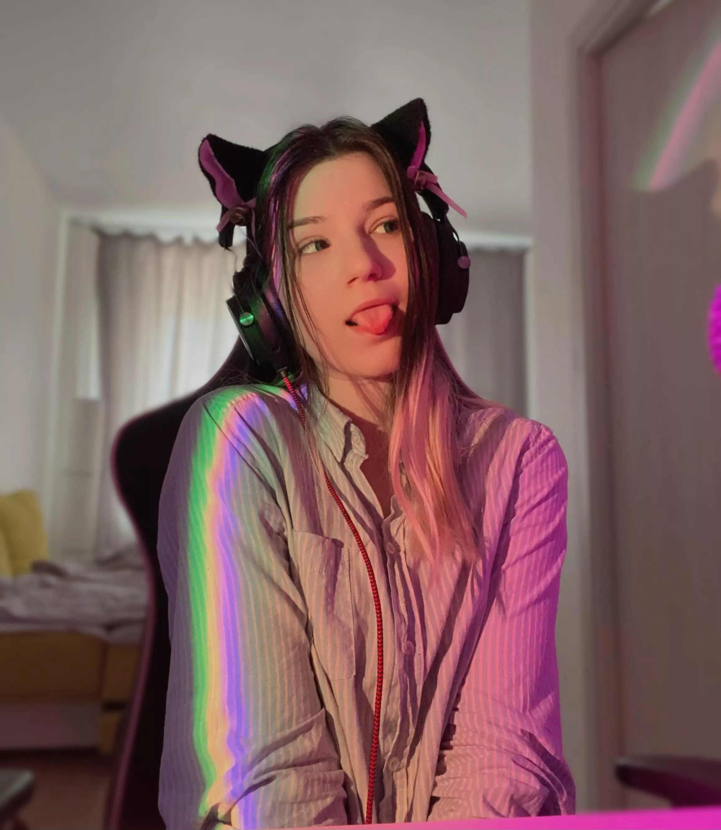 meoww ^-^