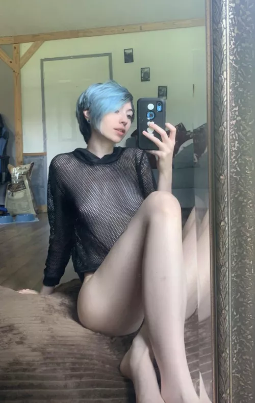 mesh t shirt and soft thighs 🖤