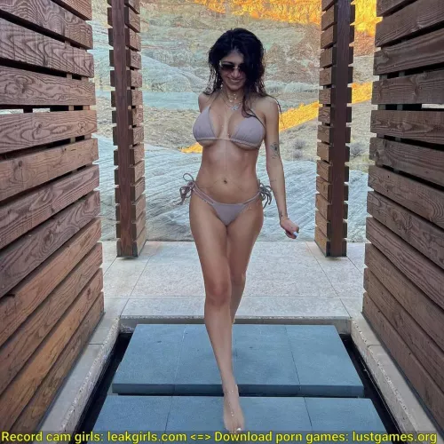 💦🥵 MIA KHALIFA RHOADES 🤤 full only fans collection Here 💗 l1nk avaolable in commnt 🍑💦🥵