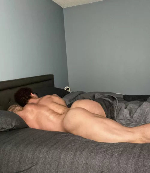 Mid day naps who else enjoys taking naps naked? 😏😴 (26)