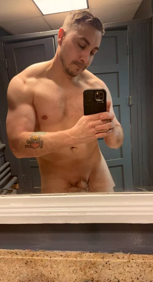 (M)ight be taking gym partner applications! 😏