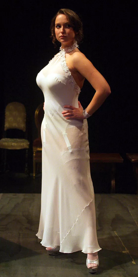 Milana Vayntrub