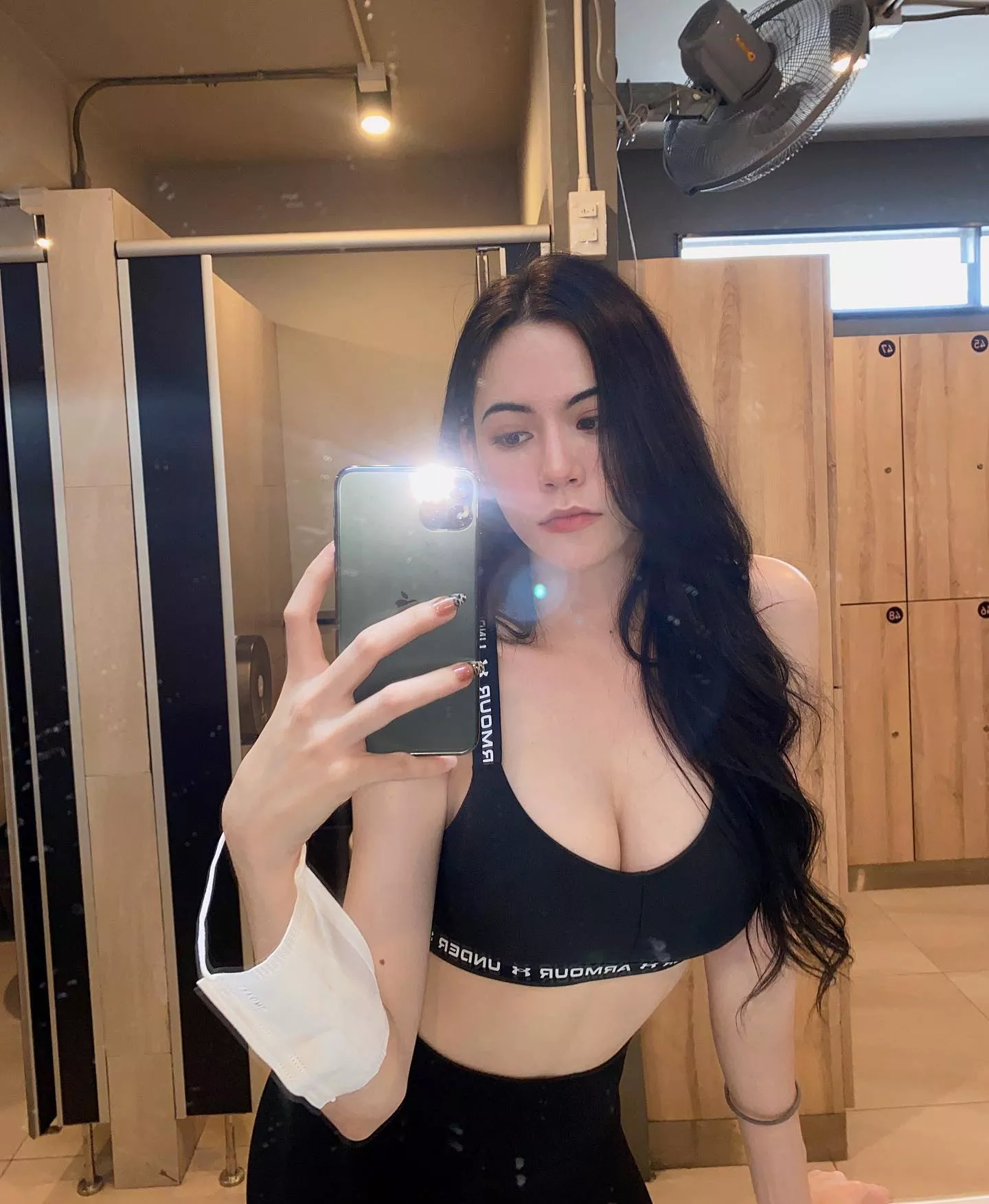 mirror selfie