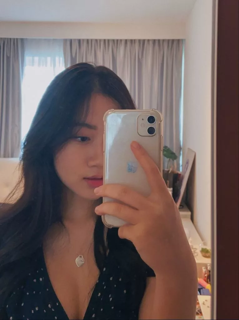 Mirror Selfie 🤳