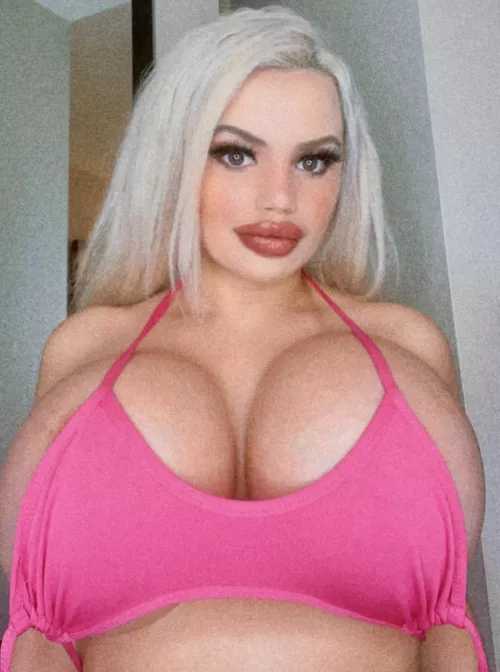Mistressmarina just pumped her bimbo boobies even bigger !