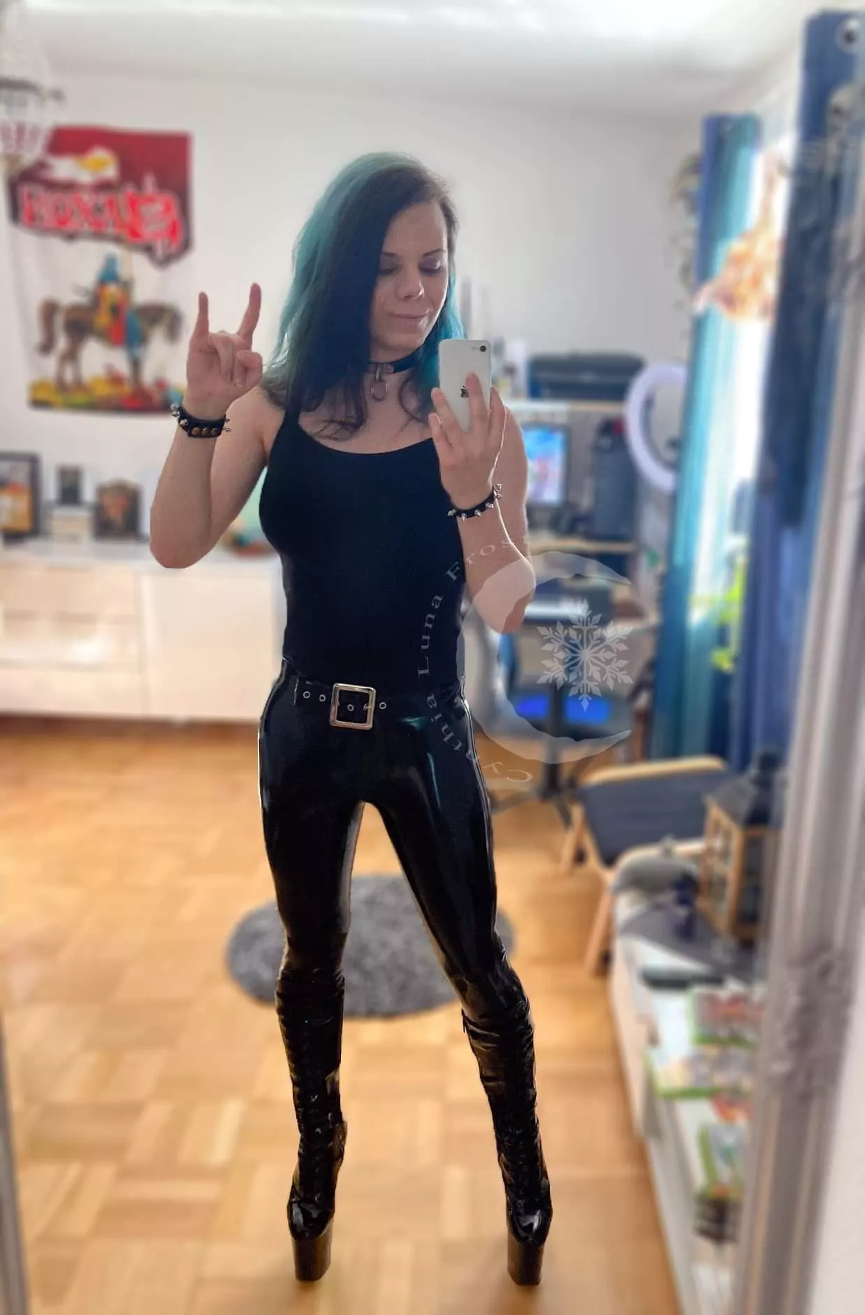 Mixed in some latex for this look, yay or nay? 😎 (OC)