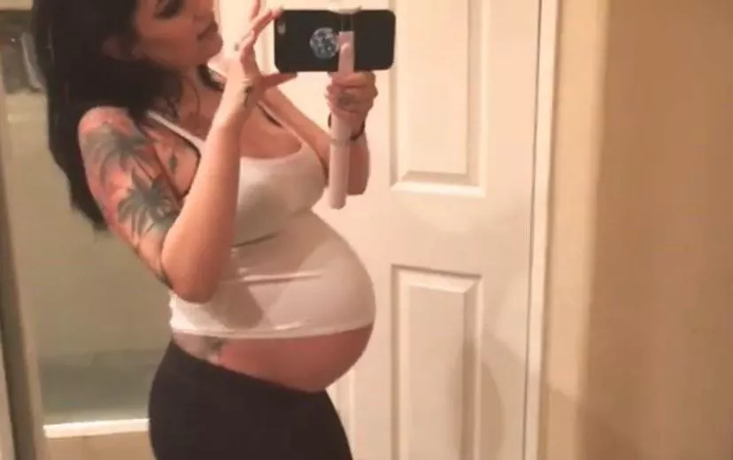 Mmmm… this shirt is gonna be a fucking crop top soon! With how big and huge my baby bump is gonna be. Who wants to help make it that way and have a little fun as a reward? 😘❤️❤️🤰🏻🤤🥵 Mmmm… this shirt is gonna be a fucking crop top soon! With how big and huge my baby bump is gonna be. Who wants to help make it that way and have a little fun as a reward? 😘❤️❤️🤰🏻🤤🥵