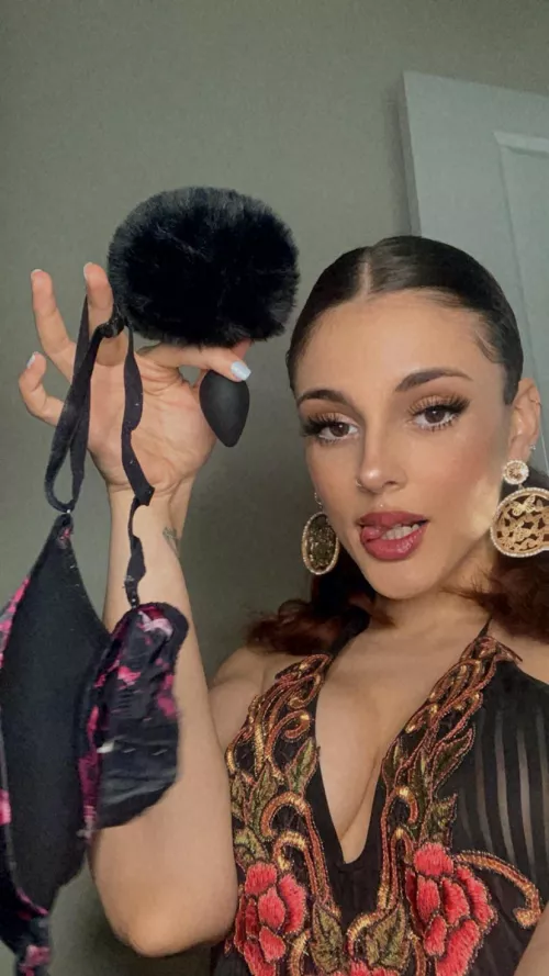 Mommy picked out a bra & plug for you to wear on your date tonight. Don’t be nervous, i know being around a real man is intimidating, but just remember your place as a sissy bitch.