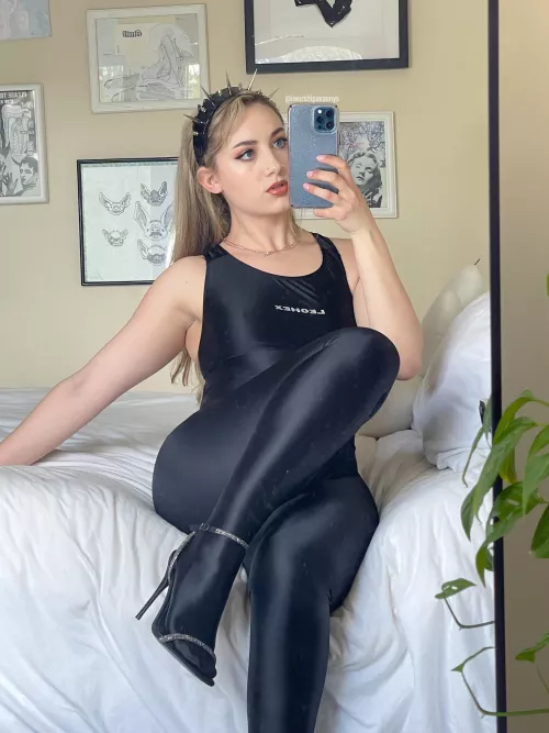 Mommy wants new toys to play with 😈 [oc] [domme]