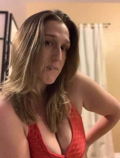 Mommy wants someone to cum with