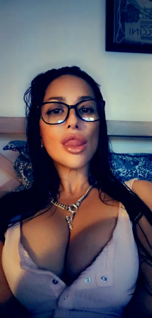 Mommy wants to taste you 💦💦💦🍆💕😘