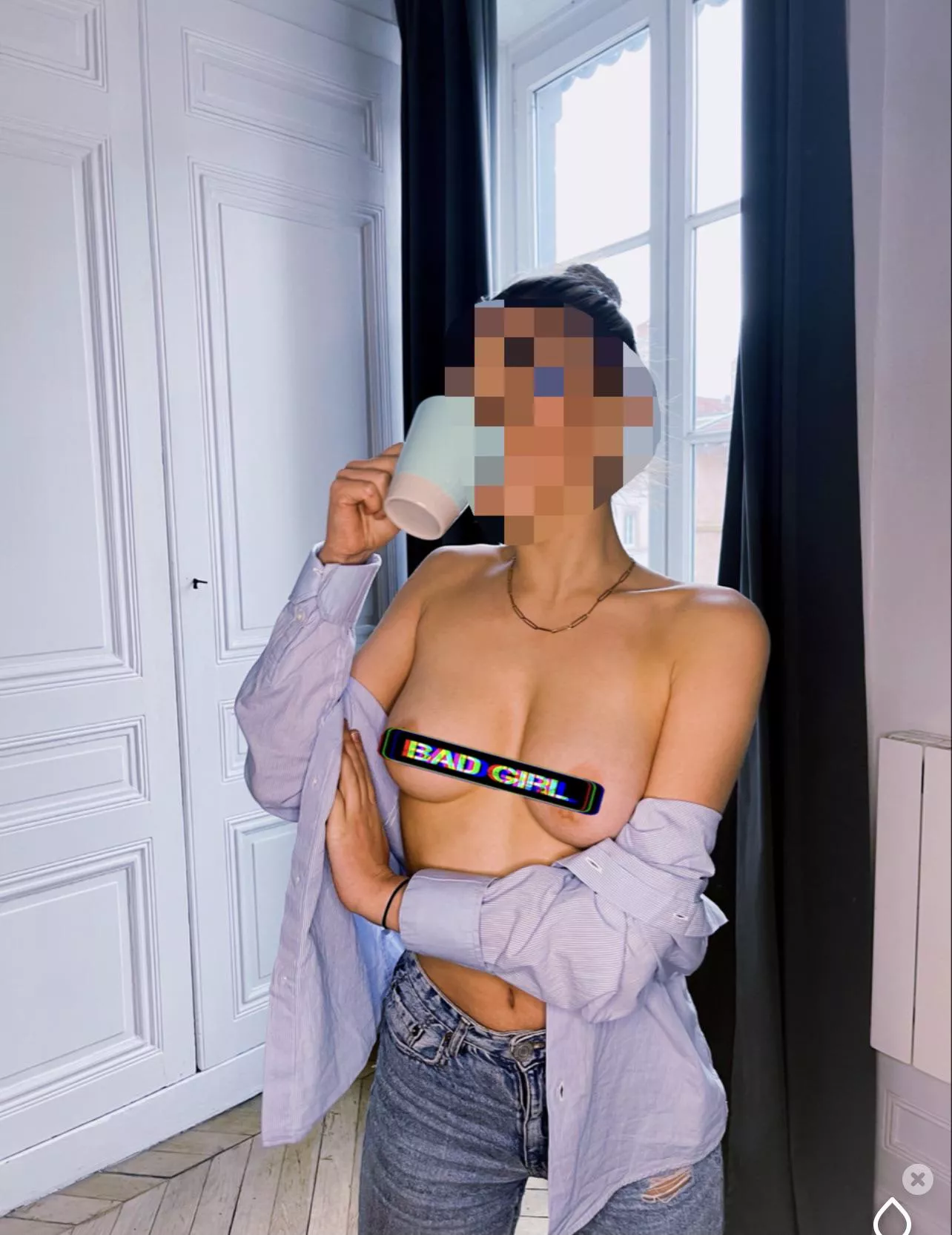 Morning topless 🥰
