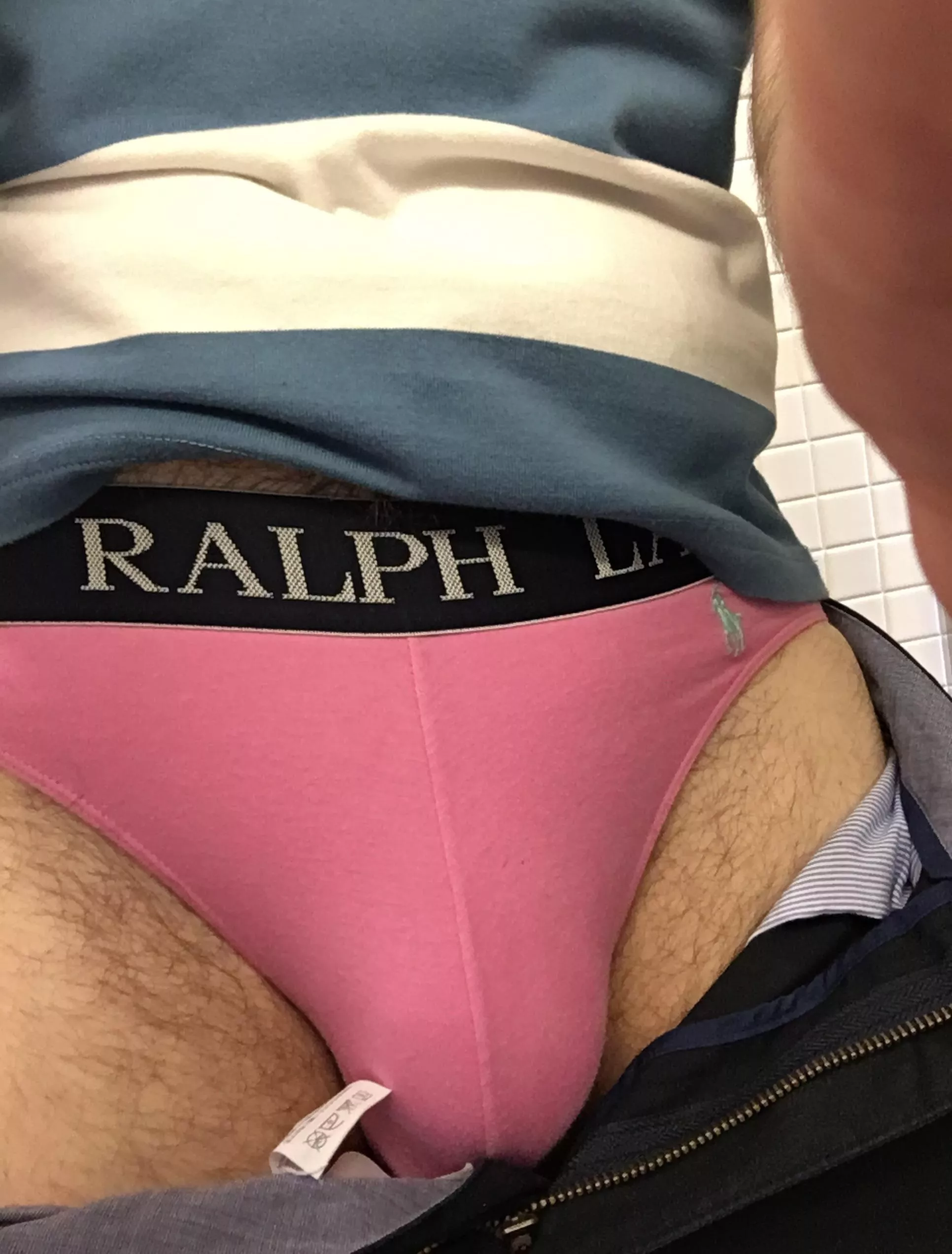 Most guys I know don’t wear briefs, and when I ask why they say it’s because that’s what their dads wore. But I bet their dads didn’t wear pink briefs. Most guys I know don’t wear briefs, and when I ask why they say it’s because that’s what their dads wore. But I bet their dads didn’t wear pink briefs.