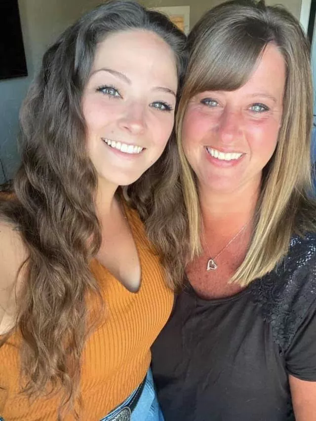 Mother/Daughter