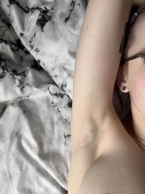My armpit hairs don’t grow very long 🙈 but what do you think ☺️ they’re a little ticklish 🙈
