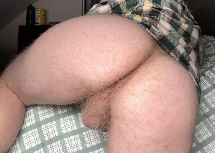 My big booty is waiting for you after your long day at work 🤤