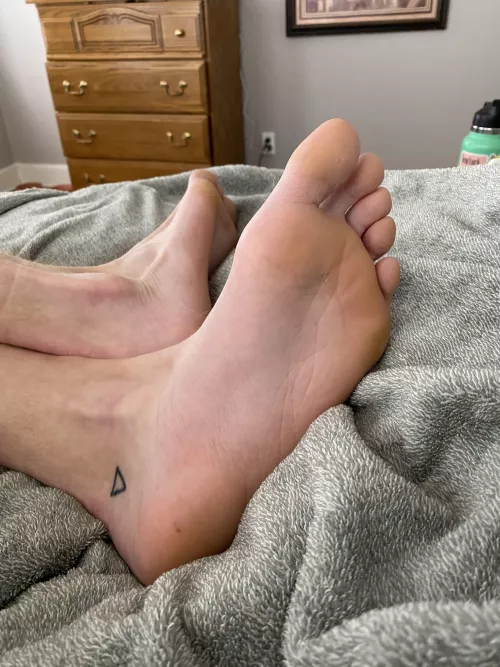 My big toes were made for sucking on. Don’t you agree?