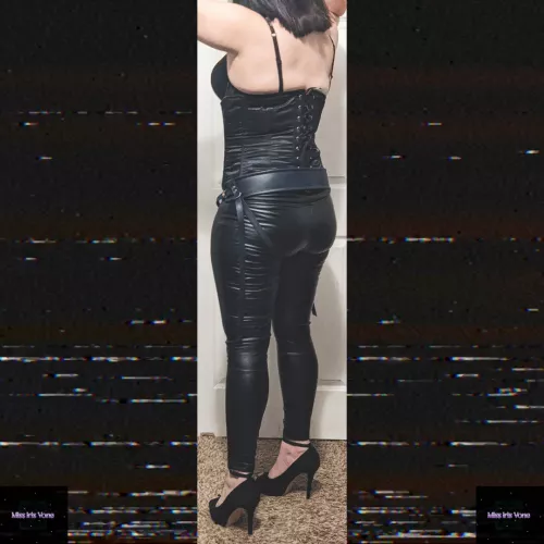 🖤 My boy was spoiled silly at the dungeon last night 🖤