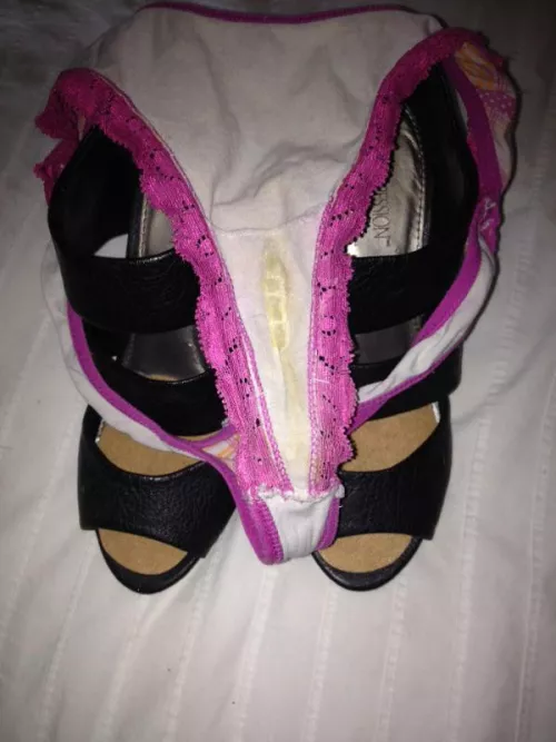 My cousins xs cotton thong smells so good