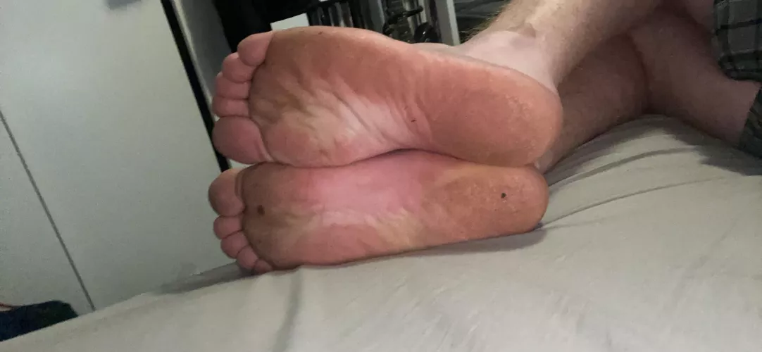 My dirty feet need cleaning, boy
