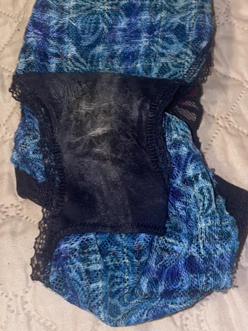 My dried up cum 🤭 [F]