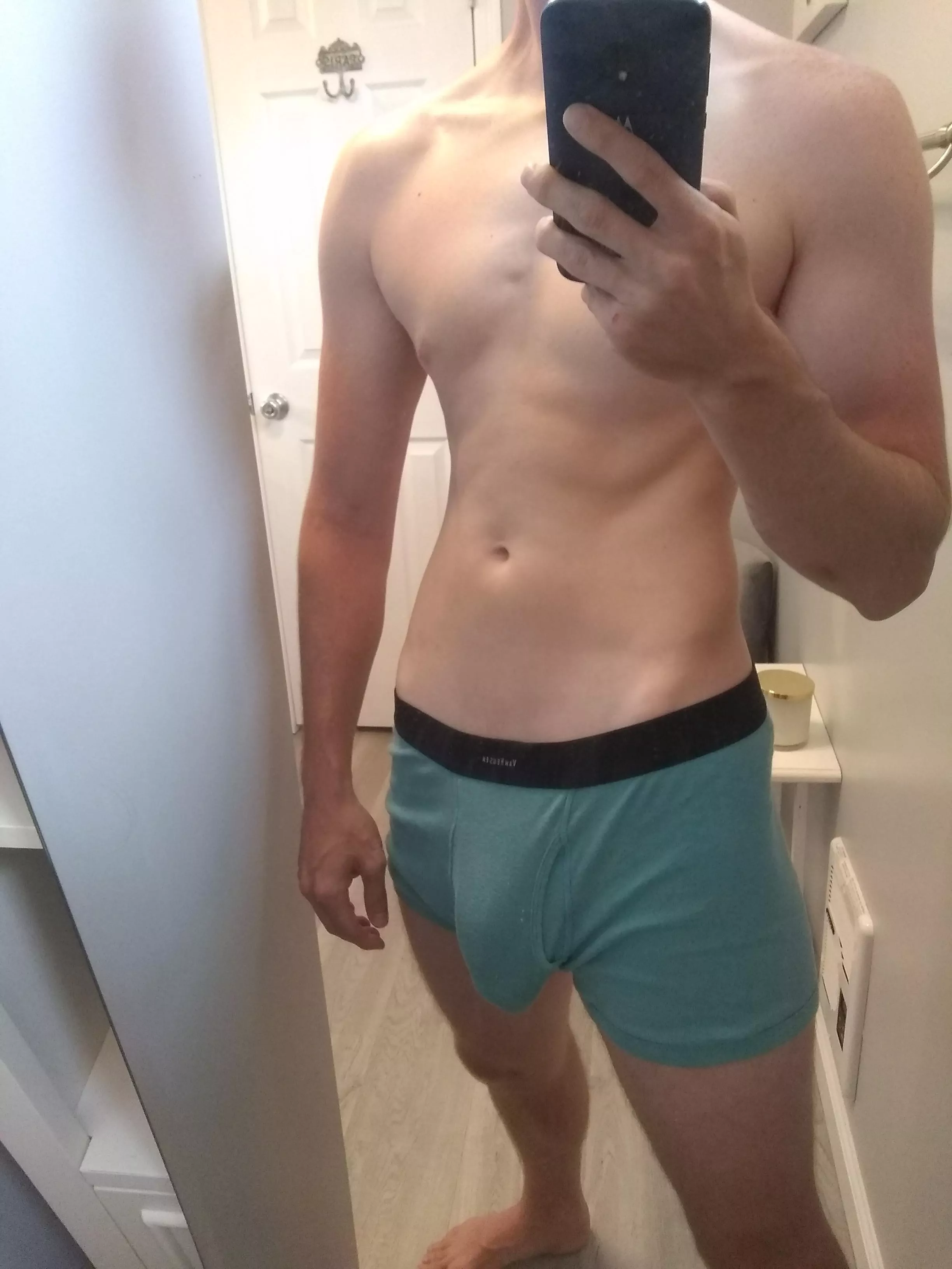 My fat post-gym bulge needs some attention 😋