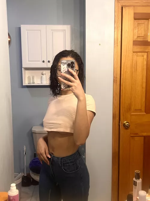 my favorite shirt to go braless in 🥰