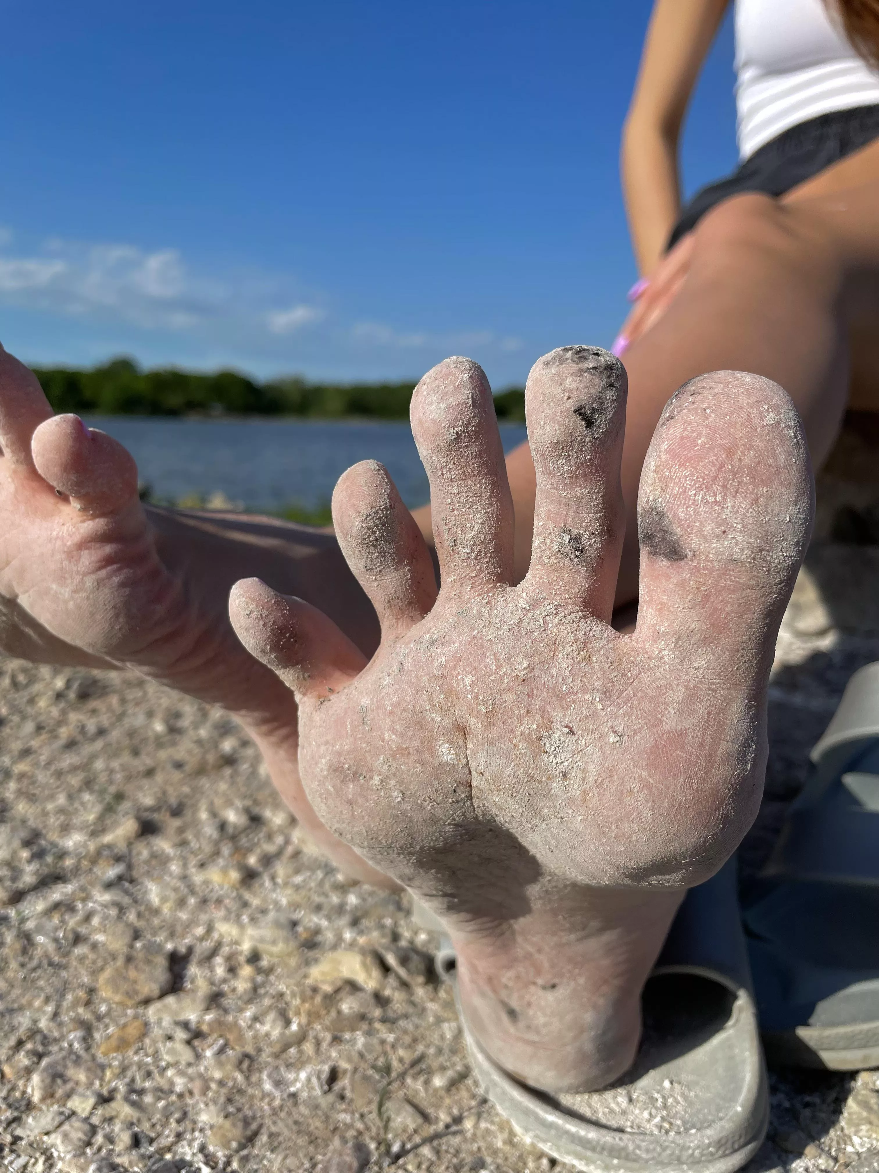 my feet are dirty, come and lick them clean for me 😋