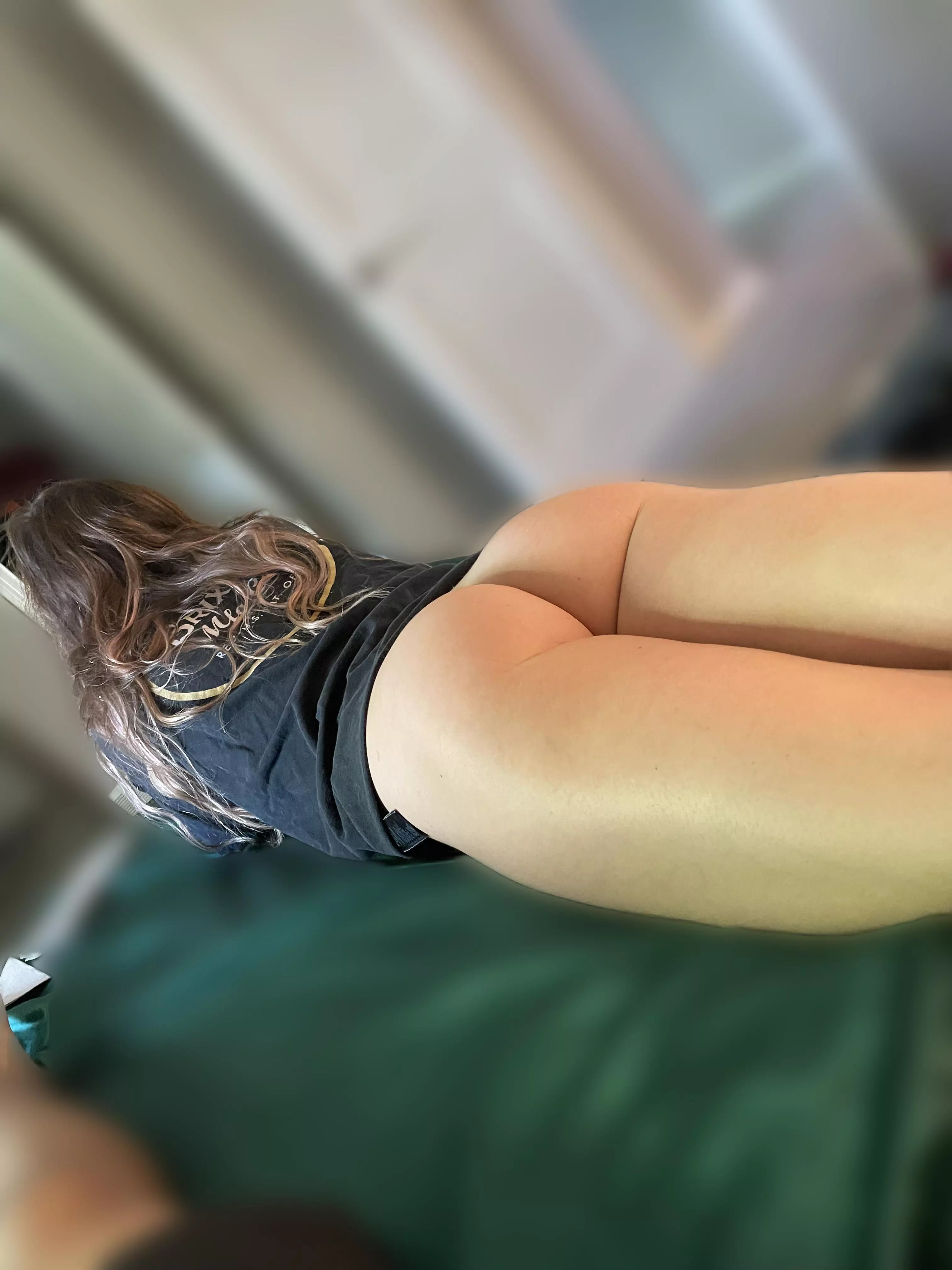 [M]y gf has been hitting legs more and it’s paying off 👌🏽😍