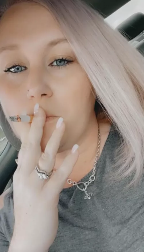 My girl loves to tease me on her work break 🥵🥵