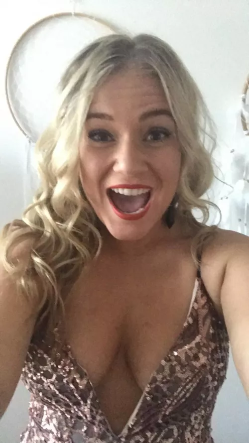 My girl wants to know how many guys want a piece of her. She doesn’t believe me when I say guys are always checking her out. Might trade if people are interested also 😝