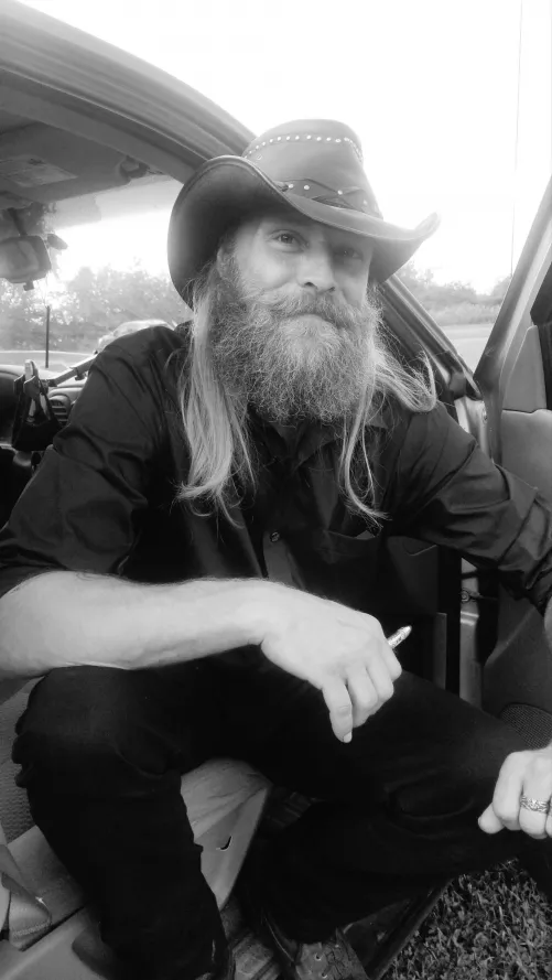 😍 My handsome Daddy, husband, and best friend. There aren't enough words in the world to describe how he makes me feel. ❤👫🏼