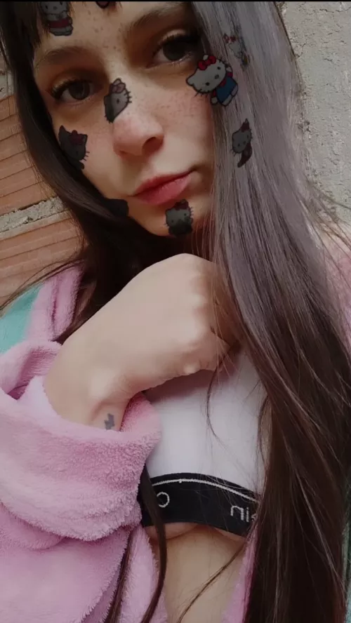 My name is Nela 🍭 I'm 22 years old.