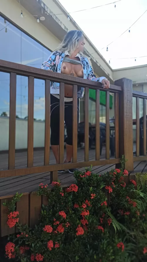 my neighbors love me and my husband loves me to show my tits to the neighbors. Everyone wins!