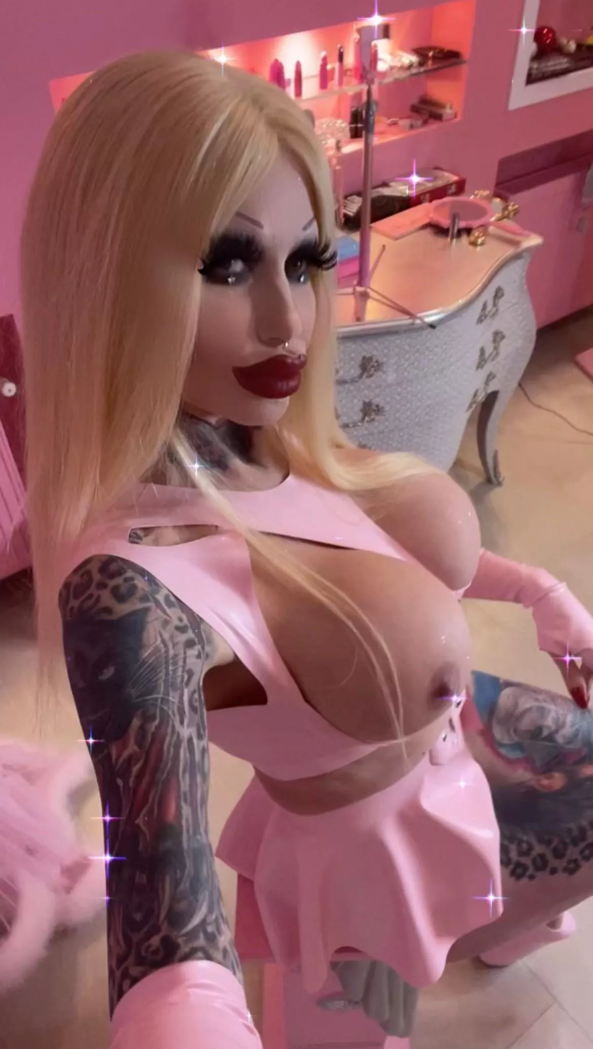 My next step in bimbofication is done! ..more plastic then ever! I m having new butt implants, 560cc in each side, the biggest implants available - will reveil soon, dont miss it! My next step in bimbofication is done! ..more plastic then ever! I m having new butt implants, 560cc in each side, the biggest implants available - will reveil soon, dont miss it!