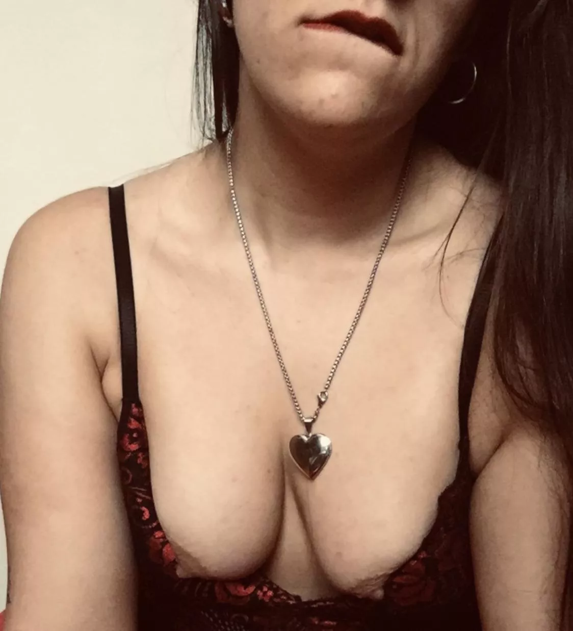 My nipples are hard from how horny I am. Will you help me with this? Come to my free account.