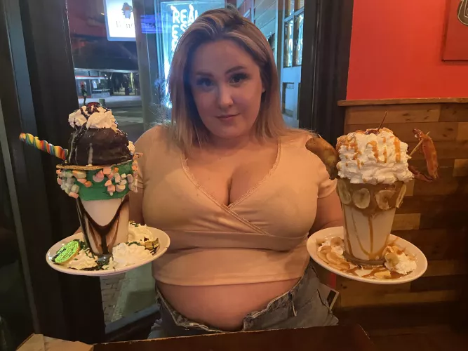 My pants were already unbuttoned by the time dessert came… 🤭