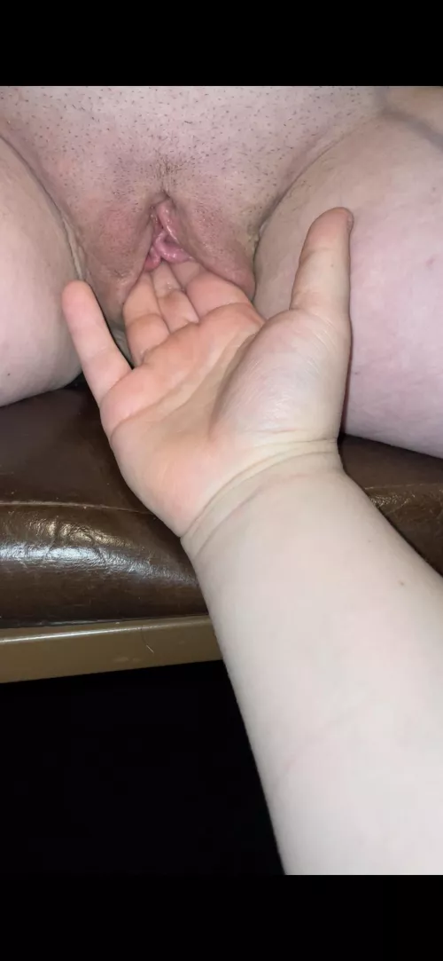 Fingering my twat nicely at home