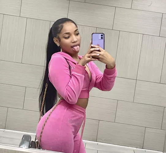 my tongue is out for a reason i want cum in my slutty mouth daddy🥰