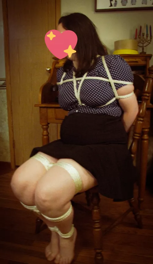 My vintage housewife Damsel. R/P by me, model my wife Rikara.