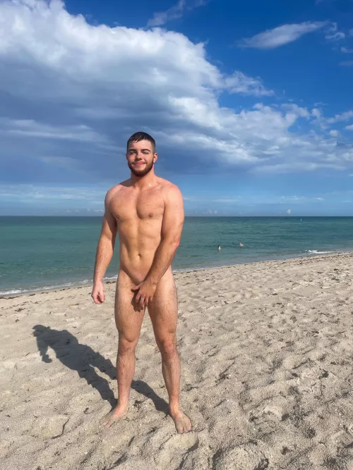 Naked at the beach in Miami 🏳️‍🌈☺️