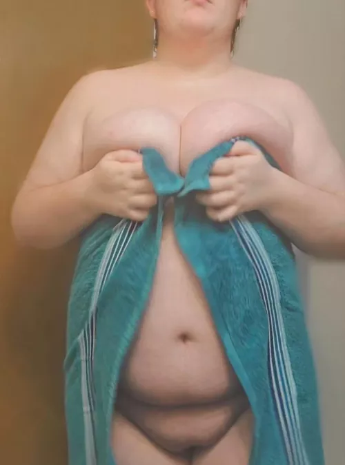 Need a bigger towel to dry off my tits <3