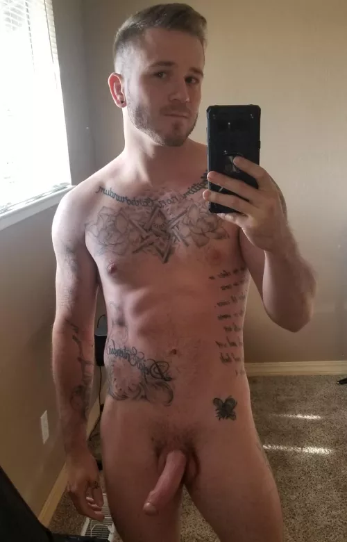 need a bro to hit the gym with me, get them gains💪[29]