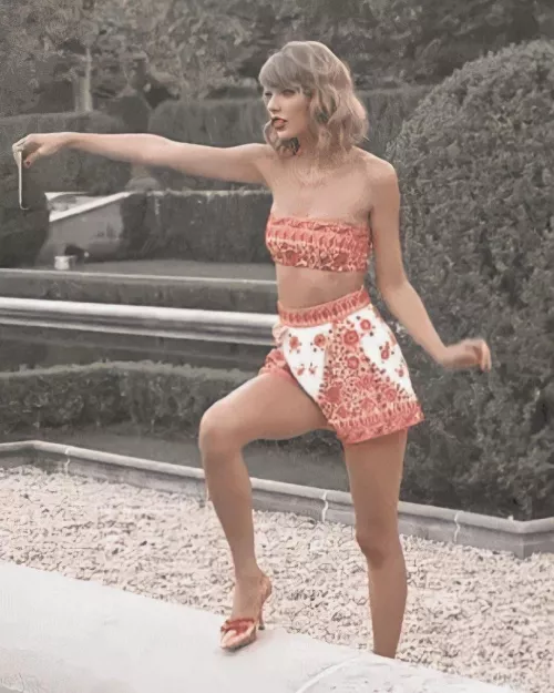 Need a bud to make me blow my load for the sexy Taylor Swift