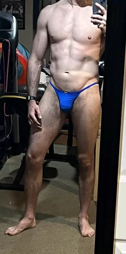 Need a muscle guy to play with in the shower 😍