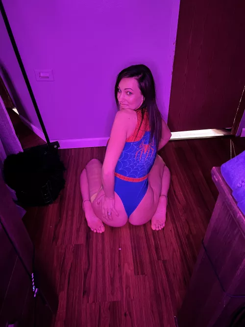 Need a young guy with a big cock to try and talk my wife into trading pictures dm if interested